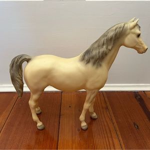 Breyer Vintage Alabaster Proud Arabian Mare